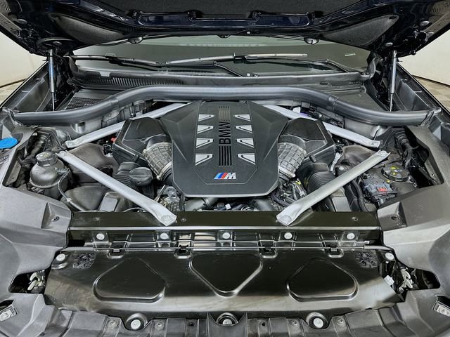 Used 2025 BMW X7 M60i w/ Executive Package image 34