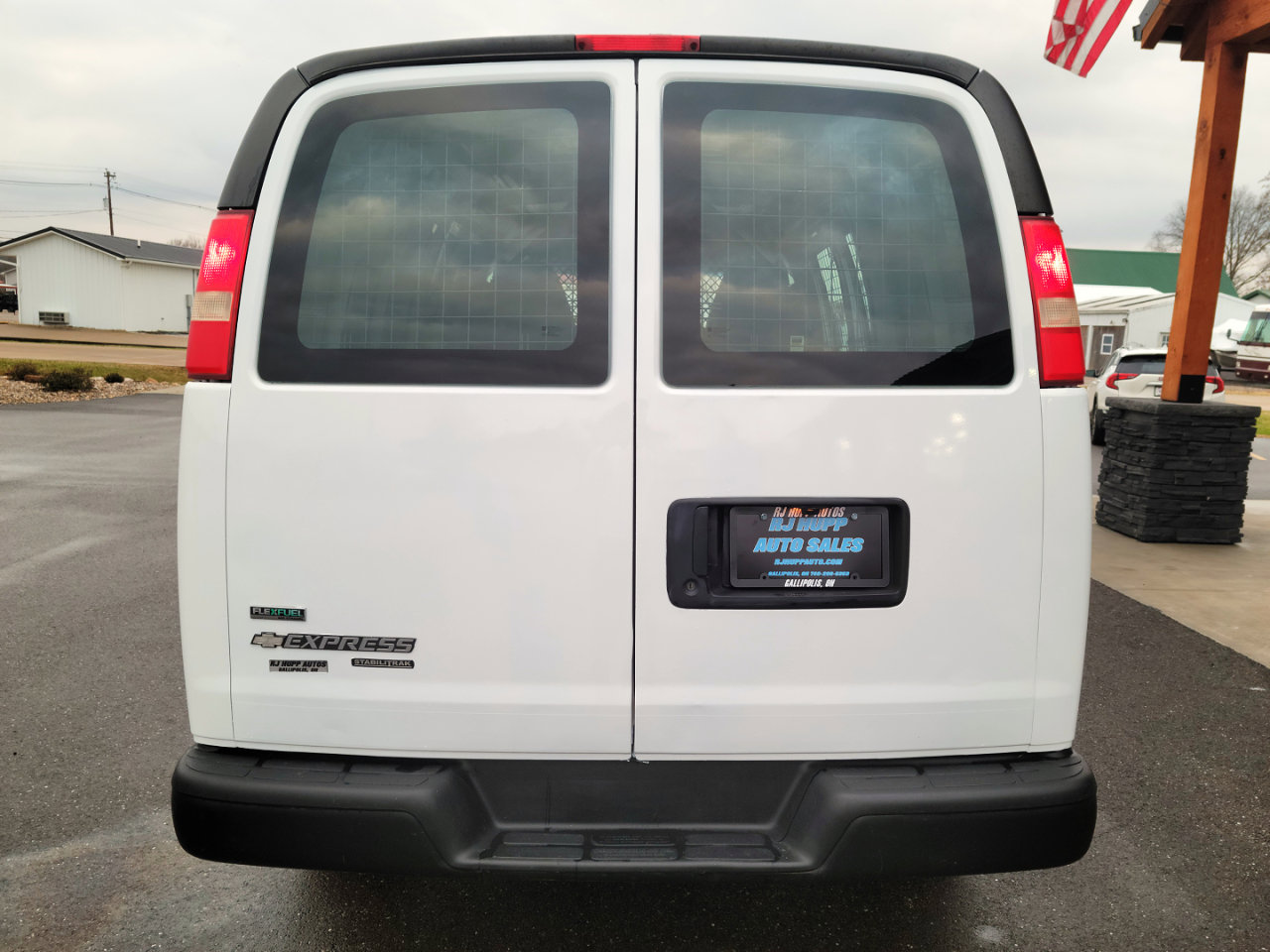 Used 2011 Chevrolet Express 2500 image 5