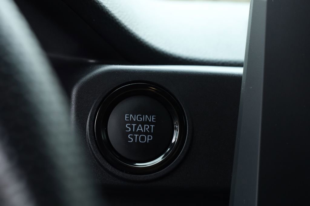 Used 2025 Toyota Tacoma SR5 image 29