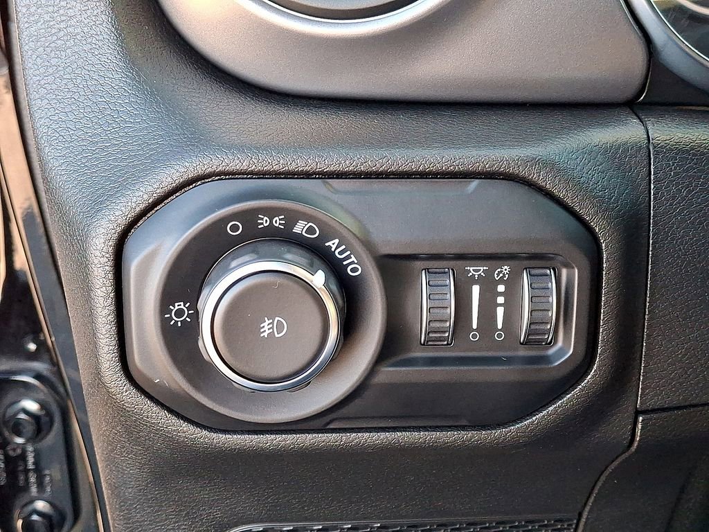 Used 2021 Jeep Wrangler Unlimited Sport image 24