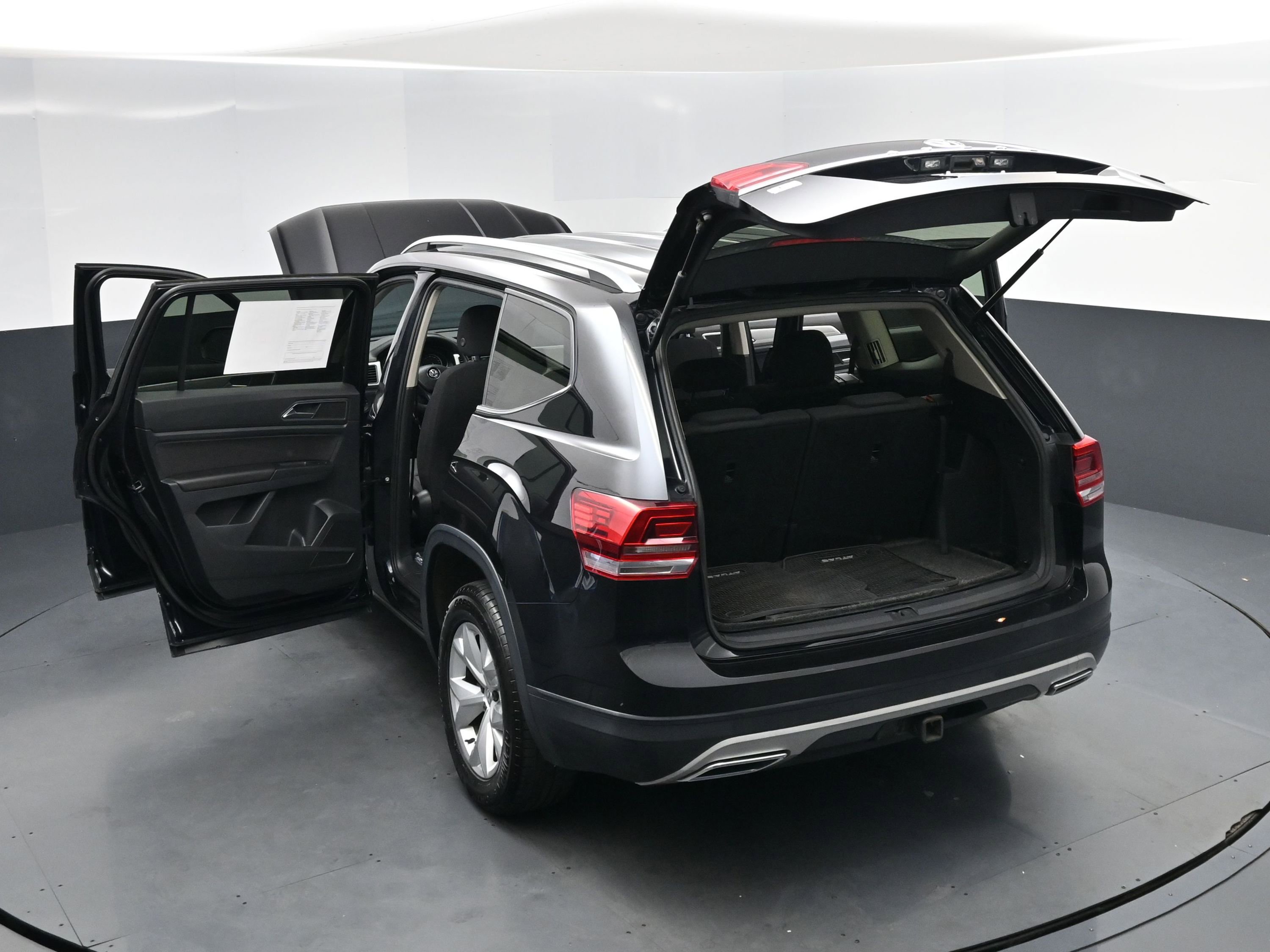 Used 2019 Volkswagen Atlas S w/ Towing Package image 15