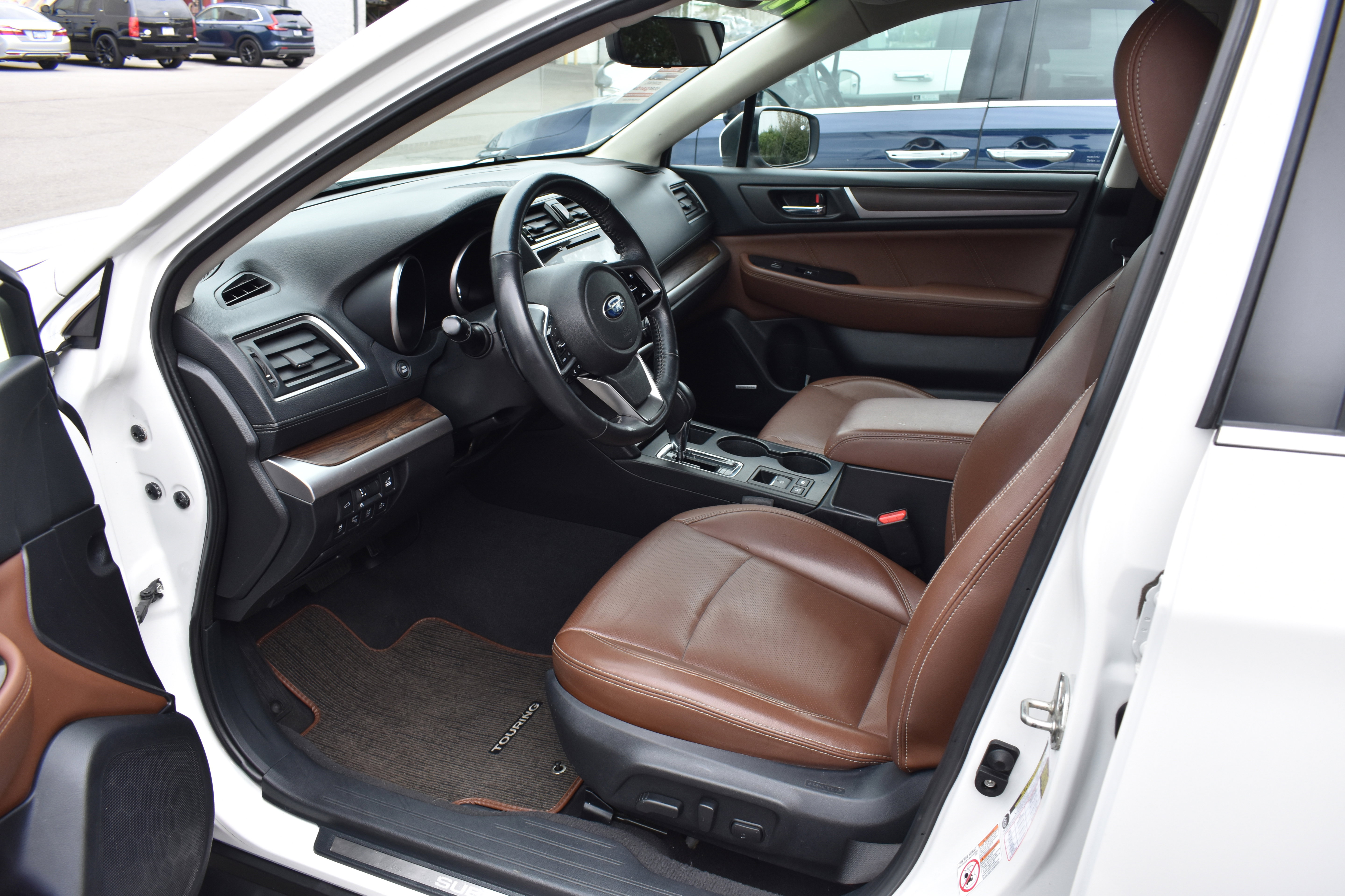 Used 2018 Subaru Outback 2.5i Touring w/ Popular Package #3 image 12