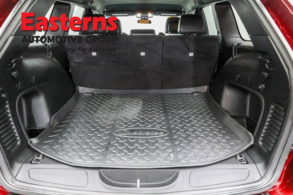 Used 2021 Jeep Grand Cherokee Laredo X image 8