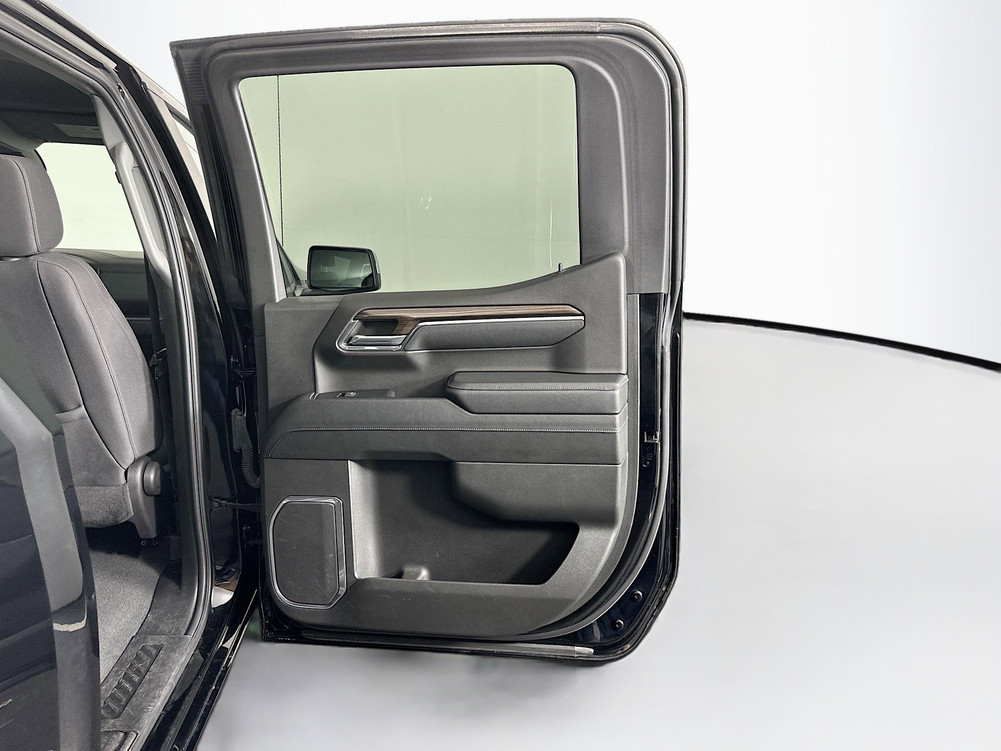 Used 2024 Chevrolet Silverado 1500 LT image 29