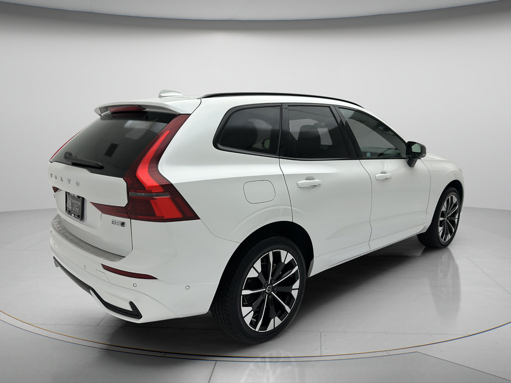 Used 2026 Volvo XC60 B5 Plus AWD/4WD image 5