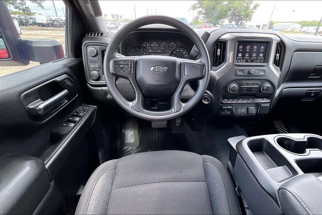 Used 2025 Chevrolet Silverado 2500 Custom w/ Custom Value Package AWD/4WD image 8