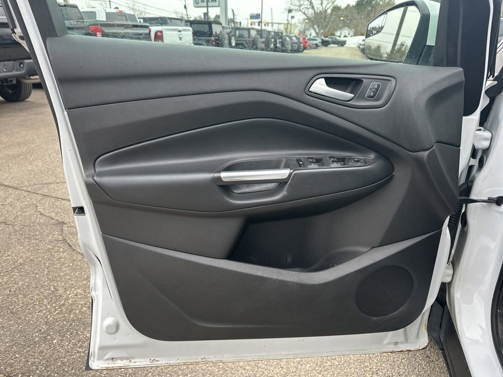 Used 2019 Ford Escape SE image 14