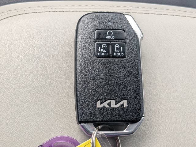 Certified 2024 Kia Carnival EX FWD image 33