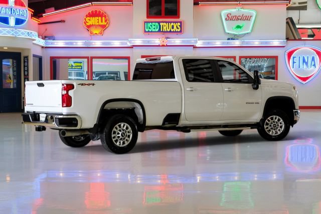 Used 2025 Chevrolet Silverado 2500 LT w/ Convenience Package AWD/4WD image 3