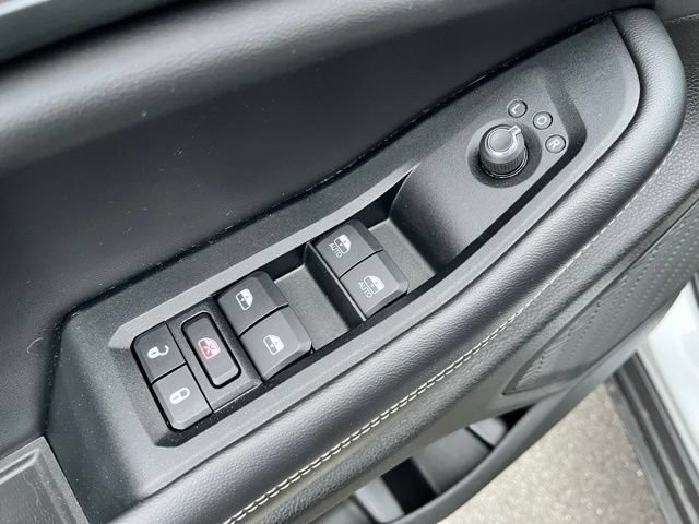 Used 2024 Jeep Grand Cherokee Altitude AWD/4WD image 17