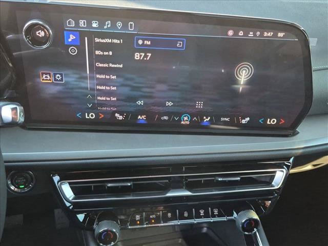 New 2027 Chevrolet Traverse LT w/ Driver Confidence Package FWD image 12