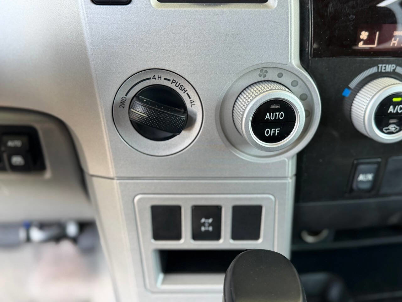 Used 2008 Toyota Sequoia SR5 image 82