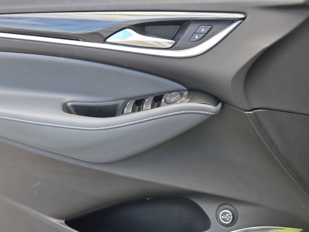 Used 2023 Buick Enclave Essence w/ Experience Buick Package FWD image 27
