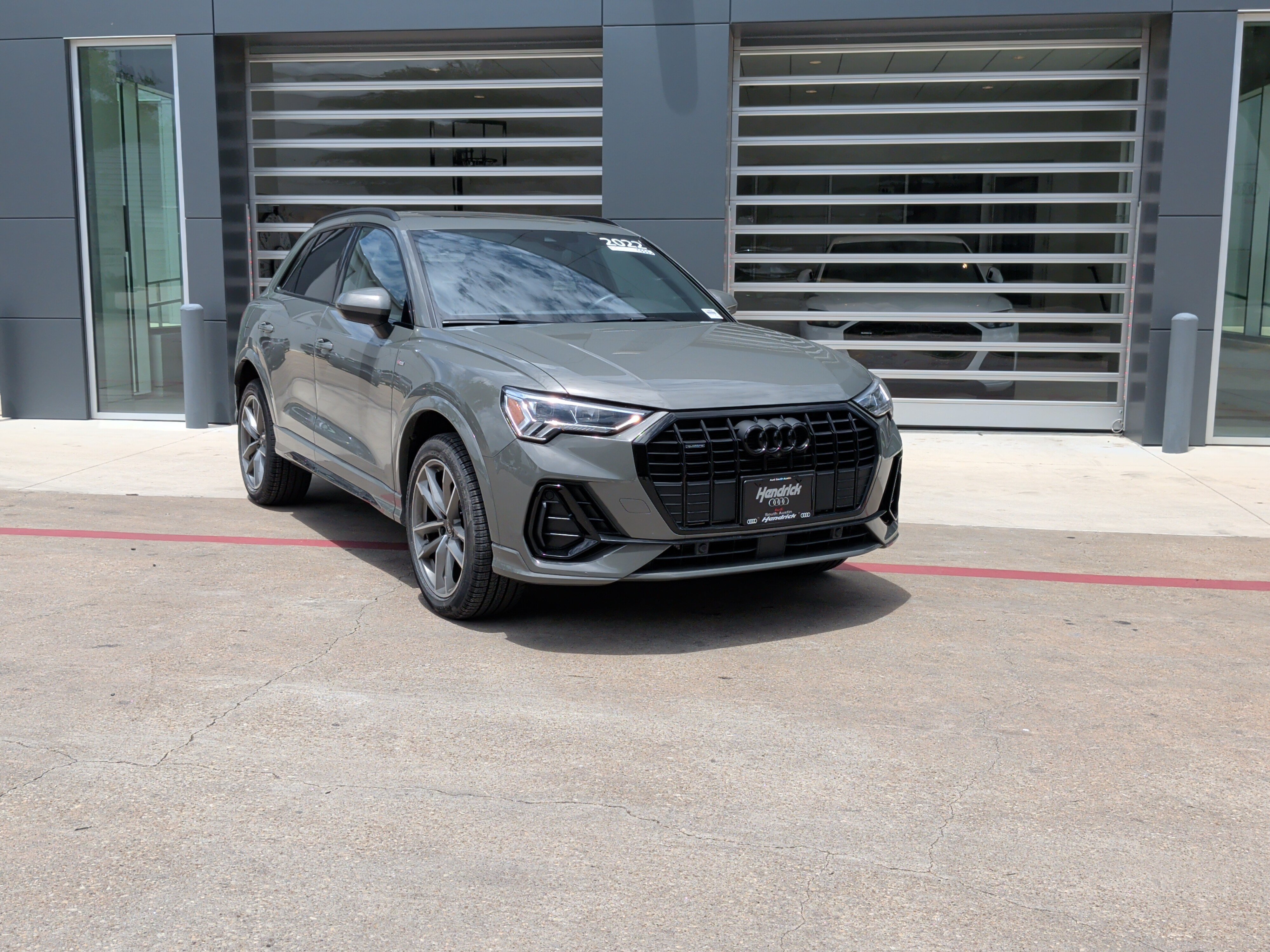 Certified 2022 Audi Q3 2.0T Premium Plus AWD/4WD image 2