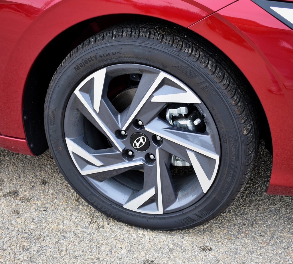 New 2025 Hyundai Elantra Sport image 6