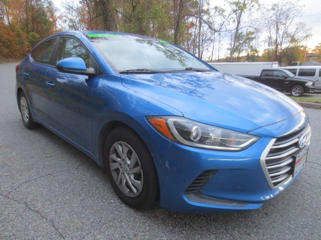 Used 2017 Hyundai Elantra SE image 2