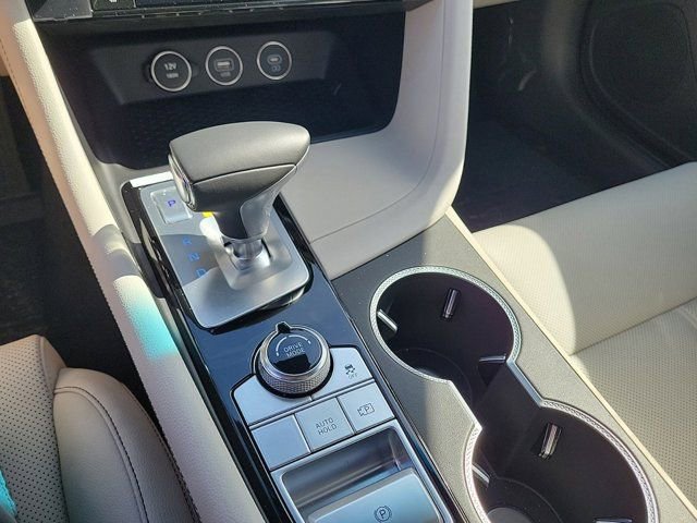 Used 2025 Genesis G70 2.5T RWD image 30