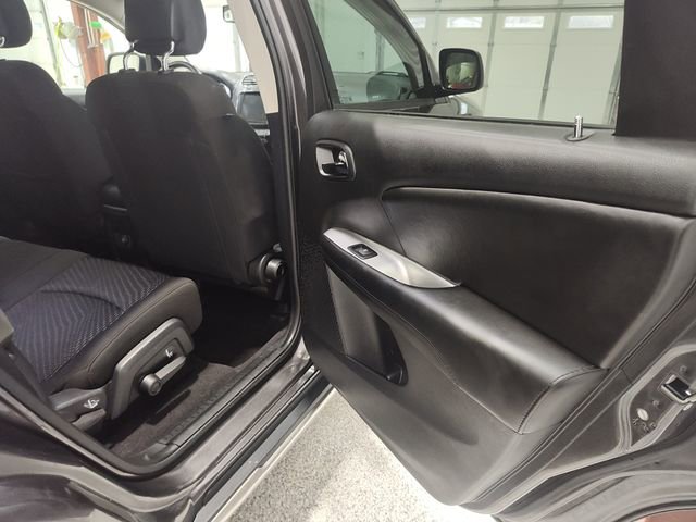 Used 2017 Dodge Journey Crossroad AWD/4WD image 17