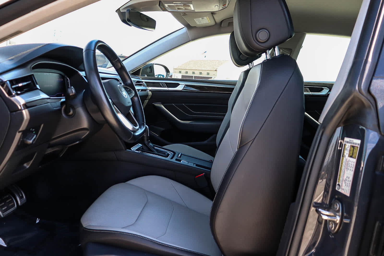 Used 2021 Volkswagen Arteon SE image 18