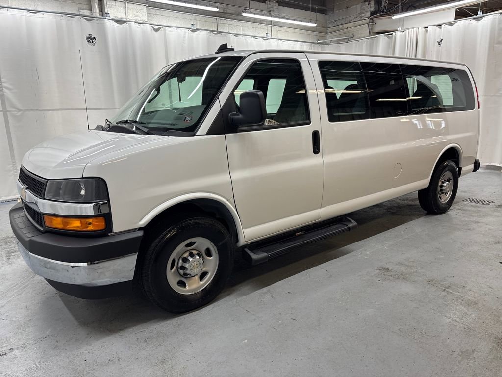 New 2024 Chevrolet Express 3500 Extended RWD image 1