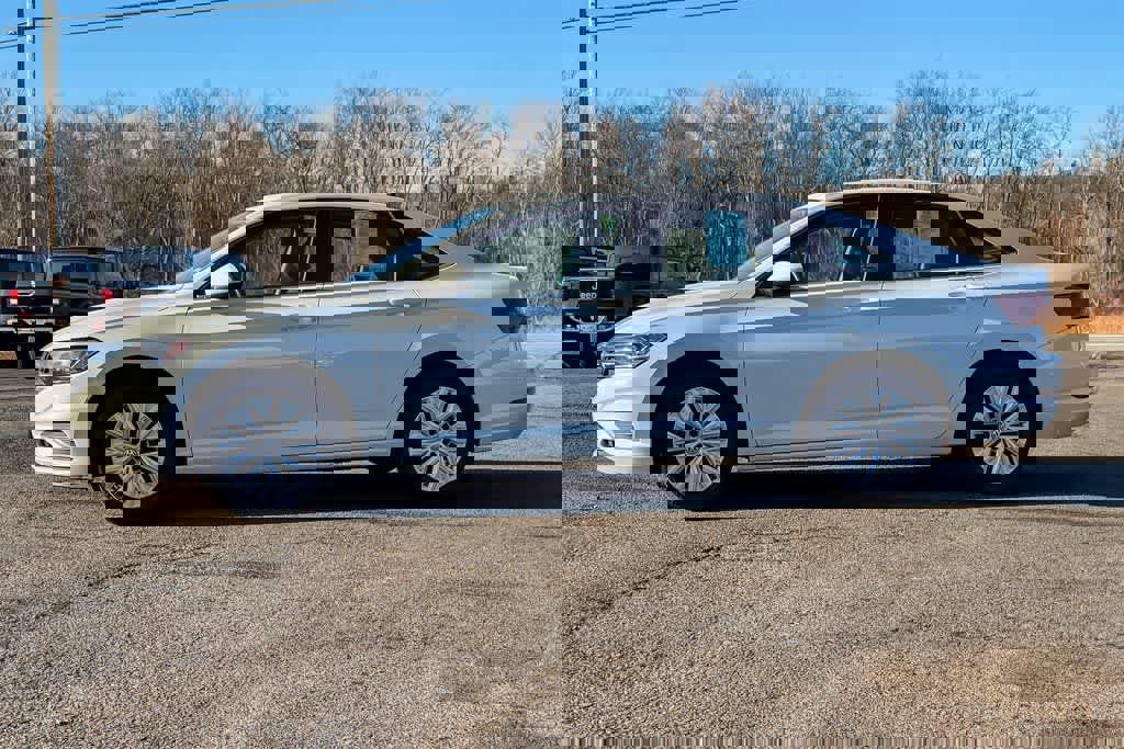 Used 2019 Volkswagen Jetta S w/ Driver Assistance Package image 5