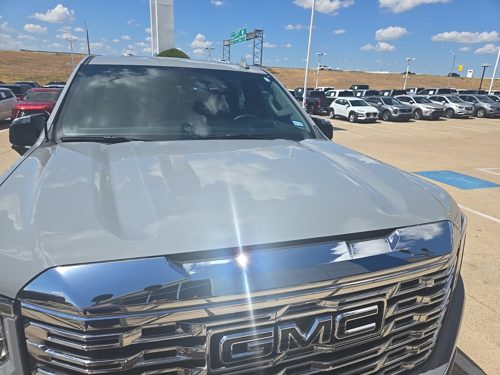 Used 2024 GMC Sierra 1500 Denali w/ Denali Reserve Package AWD/4WD image 2