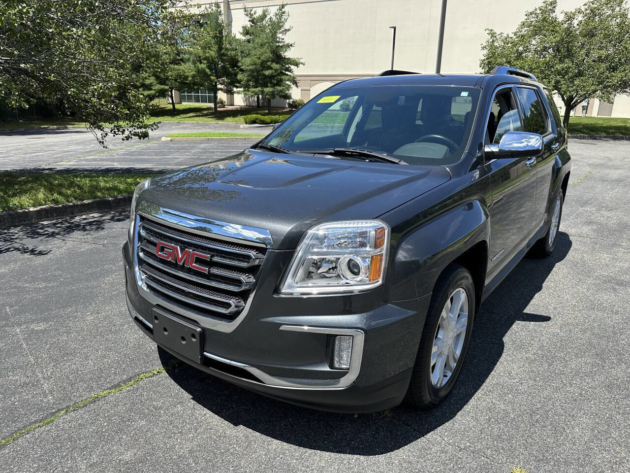 Used 2017 GMC Terrain SLT image 2