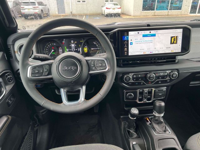 Used 2024 Jeep Wrangler Unlimited Sahara AWD/4WD image 23
