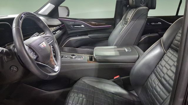 Used 2022 Cadillac Escalade Sport Platinum w/ Heavy-Duty Trailer Package image 9