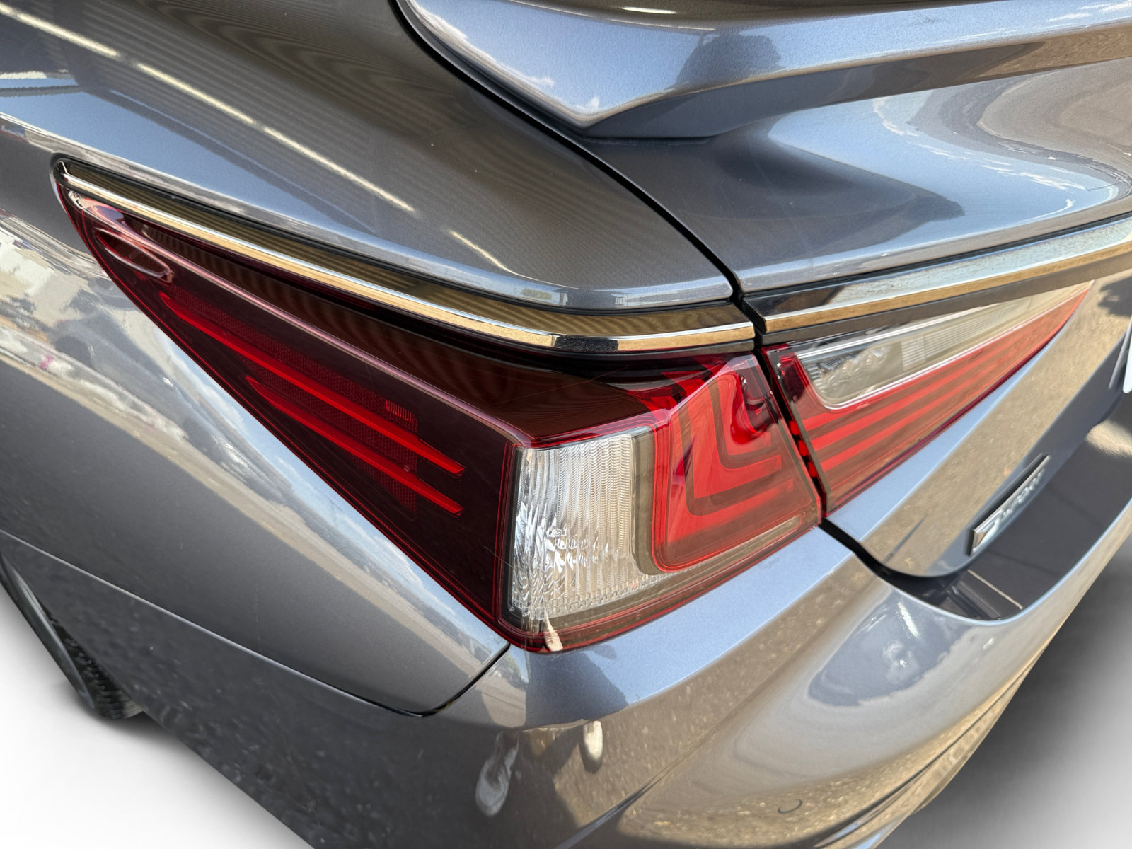 Used 2021 Lexus ES 350 F Sport w/ Accessory Package FWD image 27