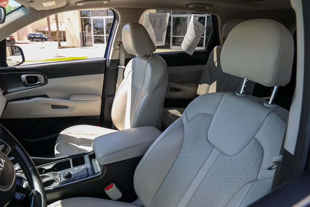 Used 2023 Kia Sorento S w/ Panoramic Sunroof Package FWD image 15