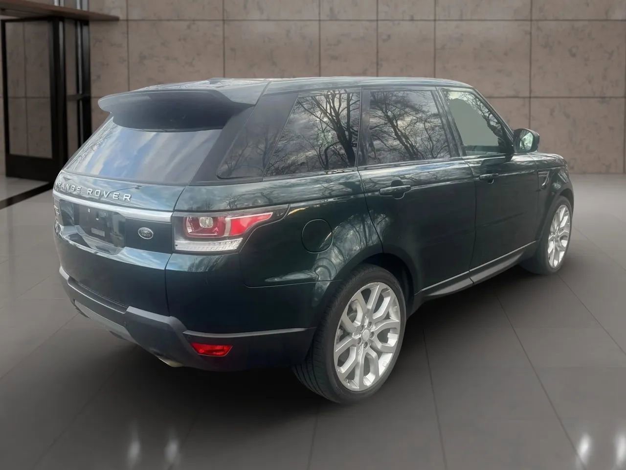 Used 2016 Land Rover Range Rover Sport SE image 7