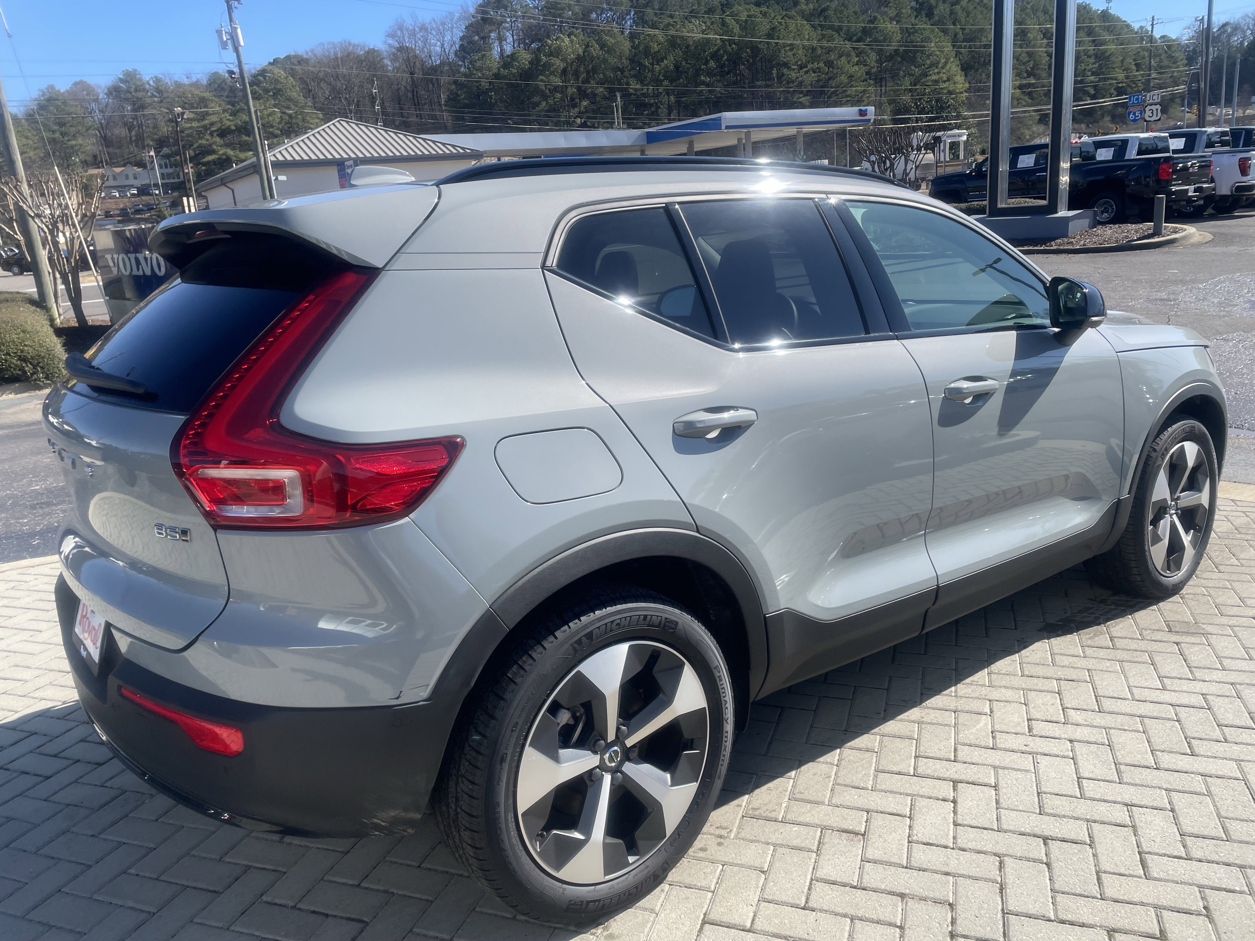 New 2025 Volvo XC40 B5 Plus w/ Protection Package Premier image 4