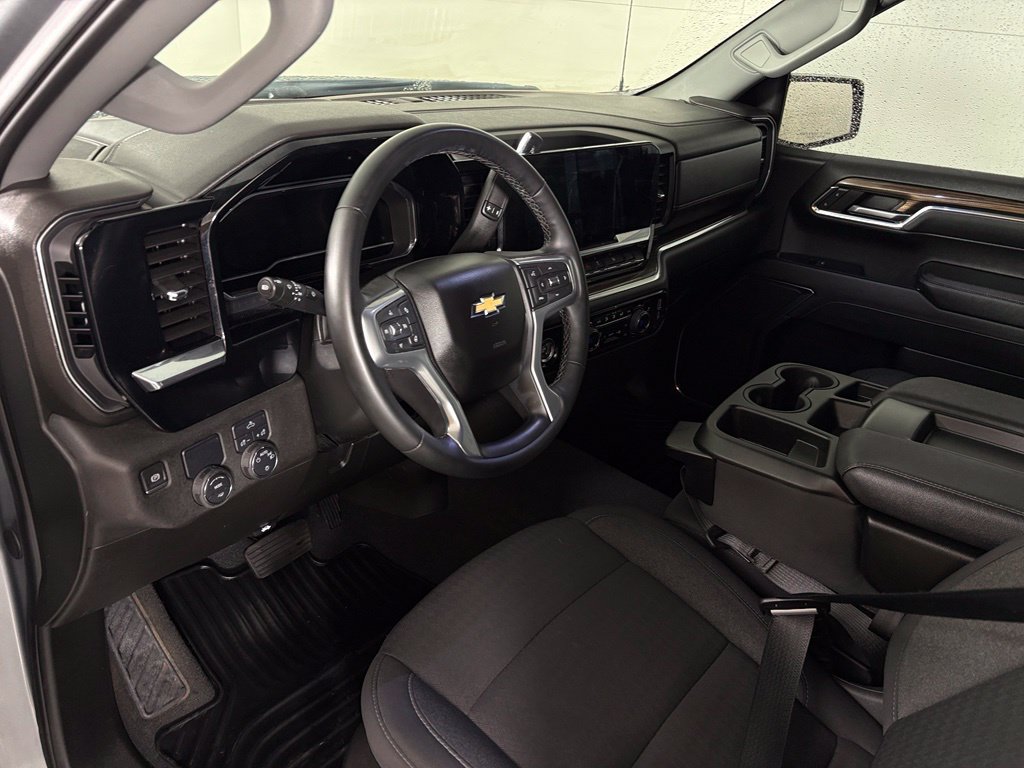 Used 2024 Chevrolet Silverado 1500 LT RWD image 19