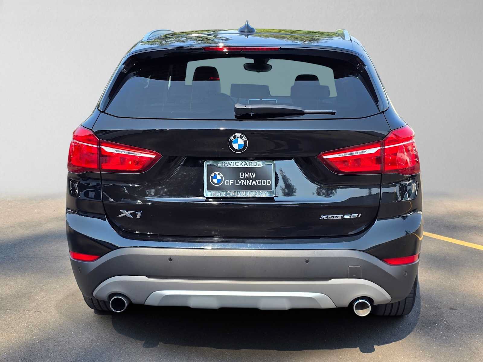 Used 2018 BMW X1 xDrive28i w/ Premium Package AWD/4WD image 4