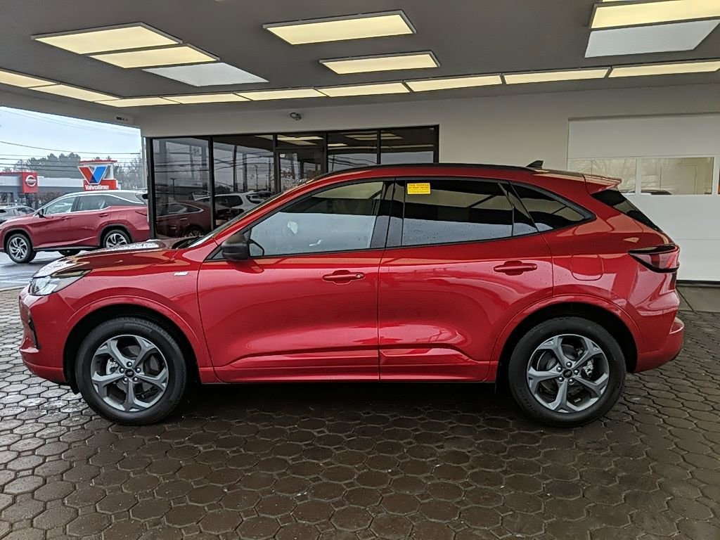 Used 2024 Ford Escape ST-Line w/ Tech Pack #1 image 9