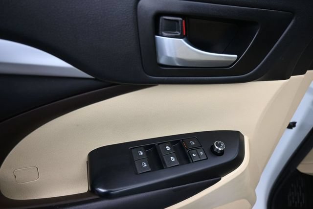 Used 2018 Toyota Highlander XLE FWD image 9