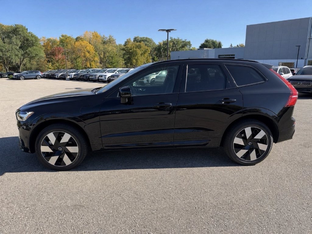 Certified 2024 Volvo XC60 T8 Plus w/ Climate Package AWD/4WD image 2