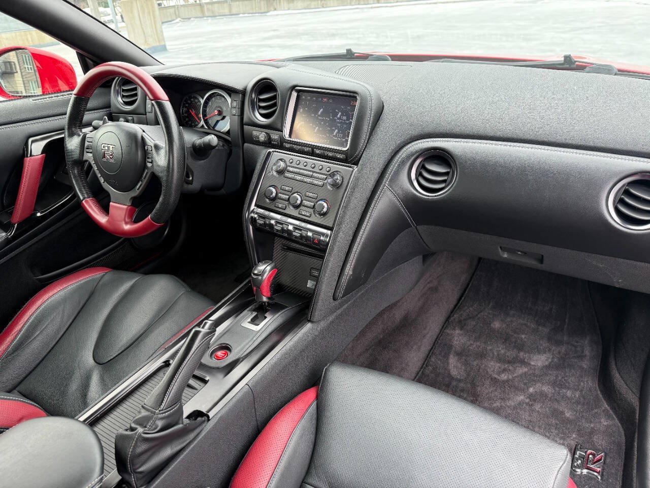 Used 2015 Nissan GT-R Black Edition AWD/4WD image 21