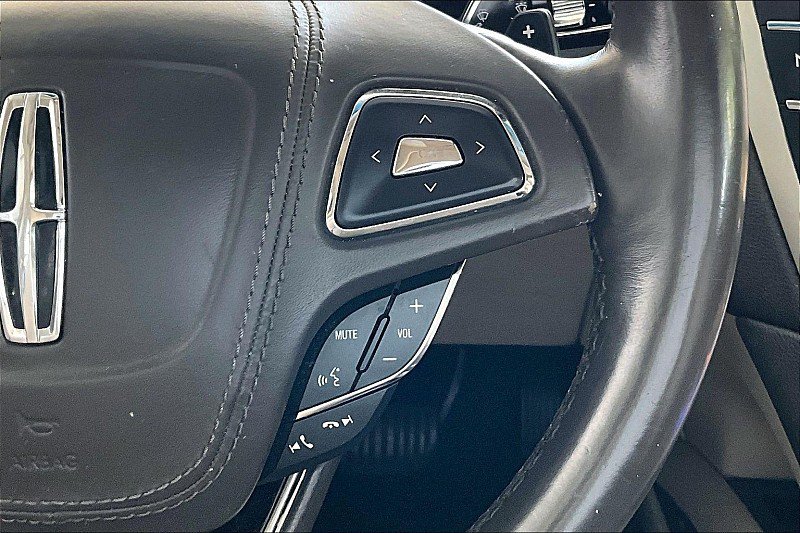 Used 2018 Lincoln MKZ Reserve w/ Climate Package FWD image 16