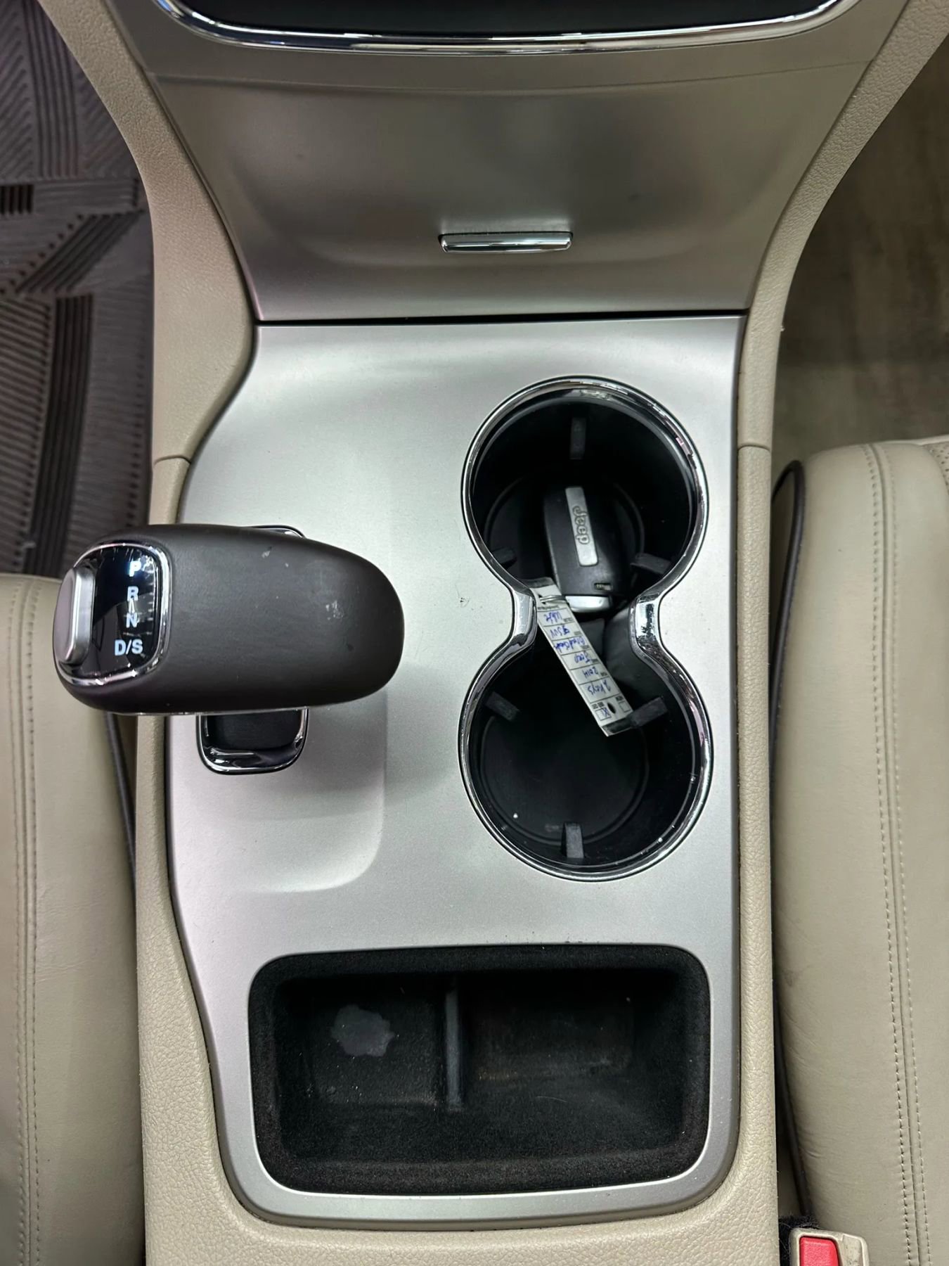 Used 2014 Jeep Grand Cherokee Overland w/ Advanced Technology Group image 20