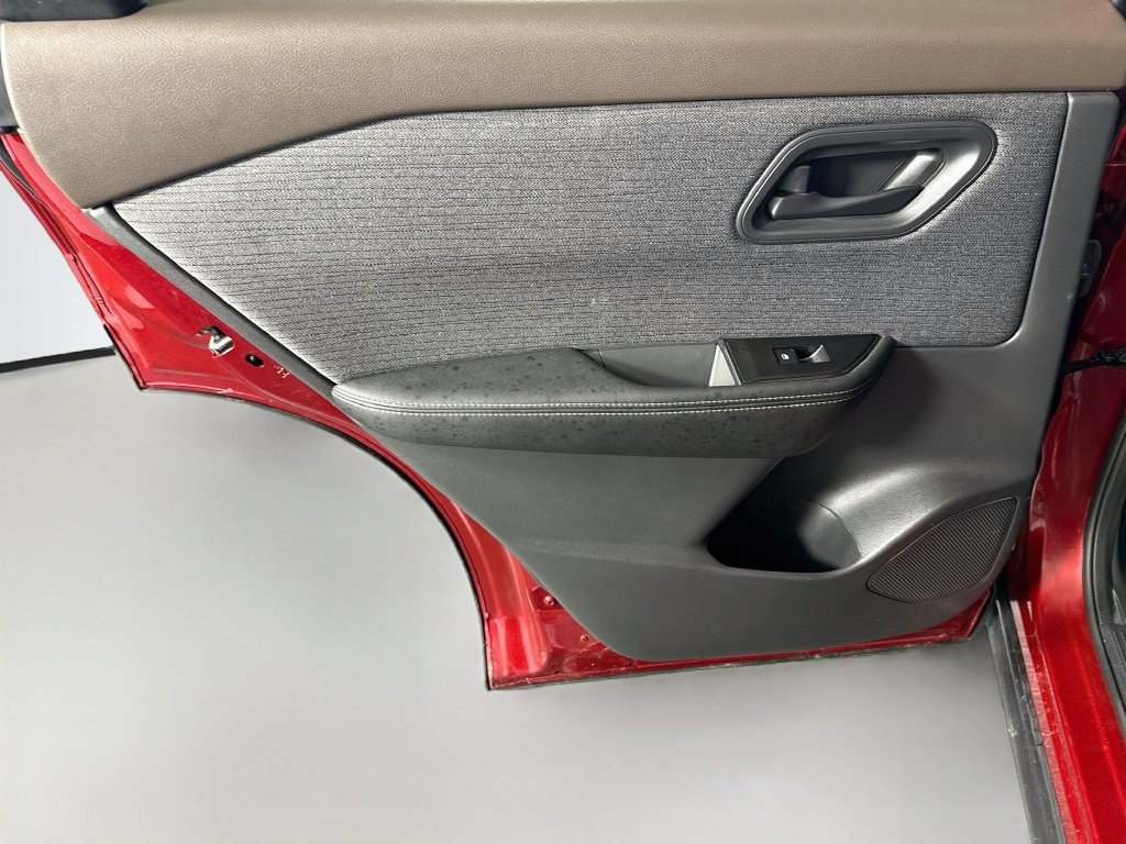 Used 2021 Nissan Rogue S FWD image 25