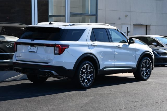 Used 2025 Ford Explorer Platinum w/ Ultimate Package AWD/4WD image 8