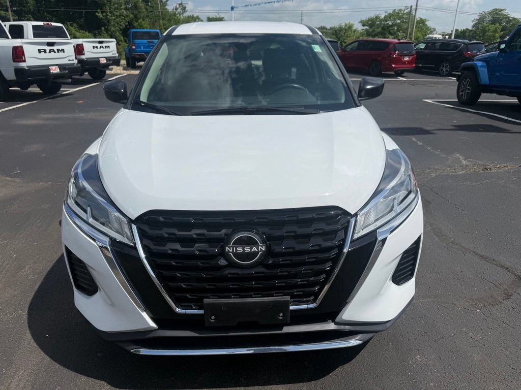 Used 2023 Nissan Kicks S FWD image 9