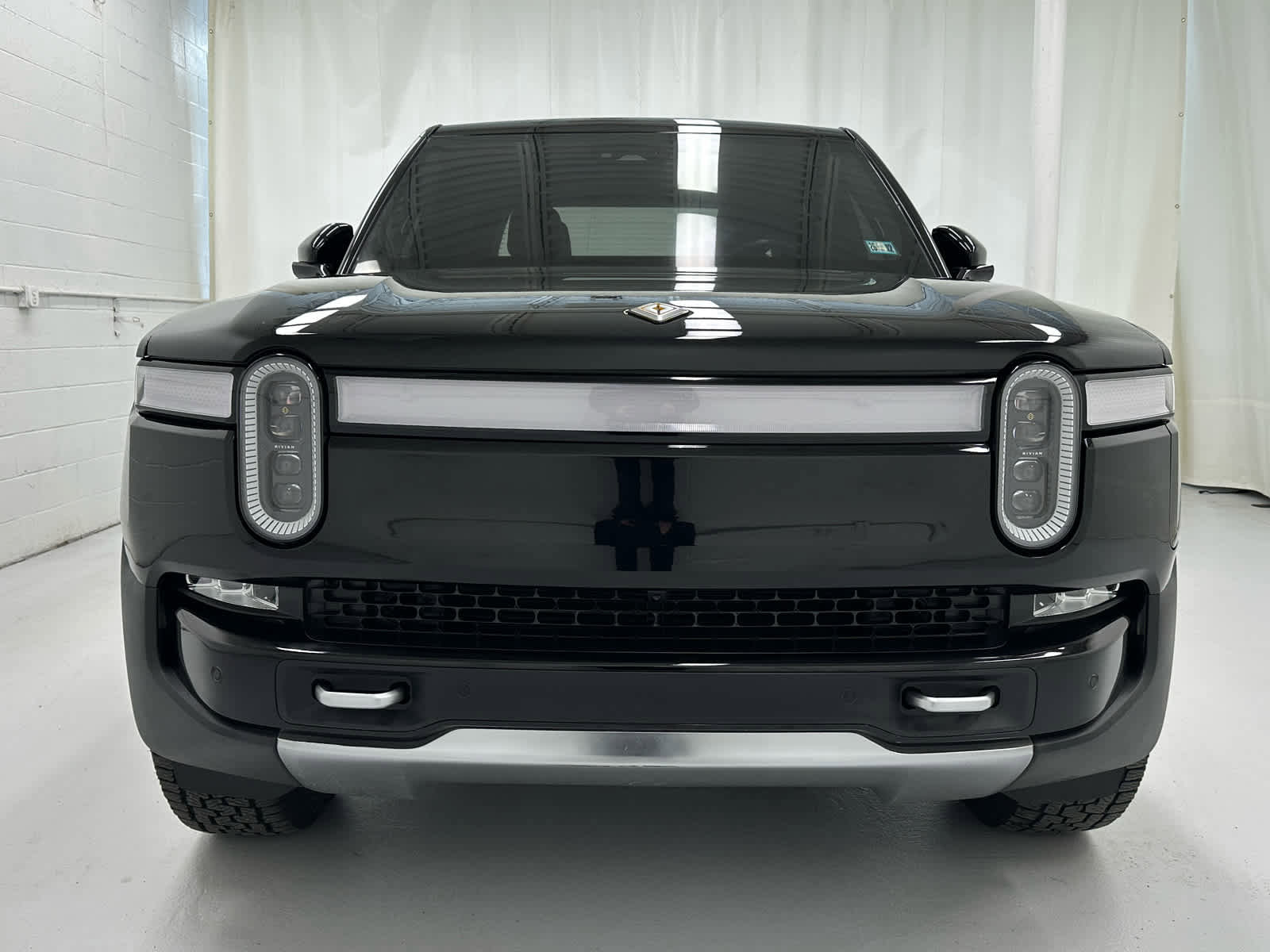 Used 2022 Rivian R1T Adventure image 5