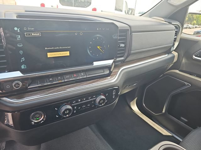 Used 2023 Chevrolet Silverado 1500 LT AWD/4WD image 23