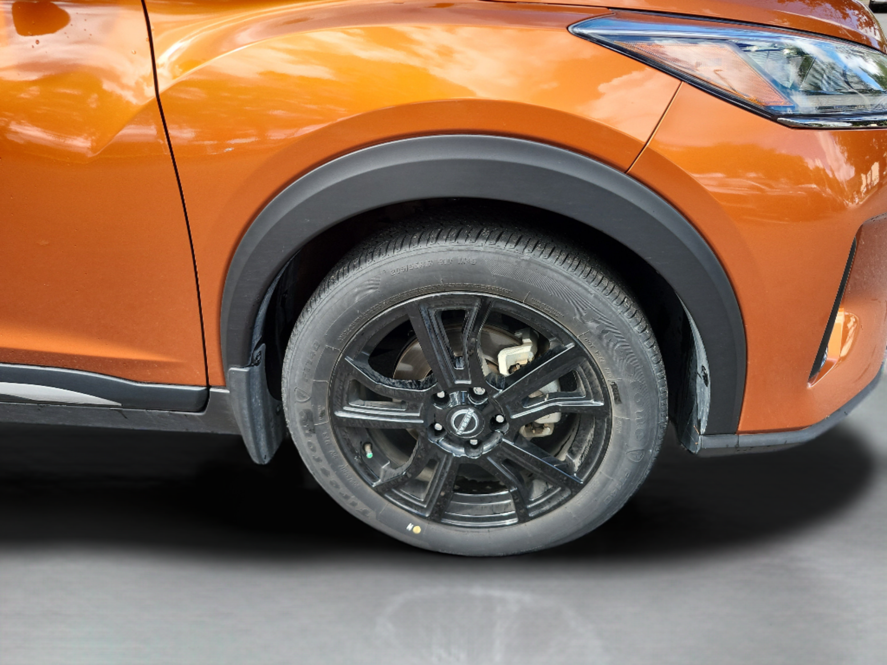 Certified 2024 Nissan Kicks SR w/ SR Premium Package FWD image 33