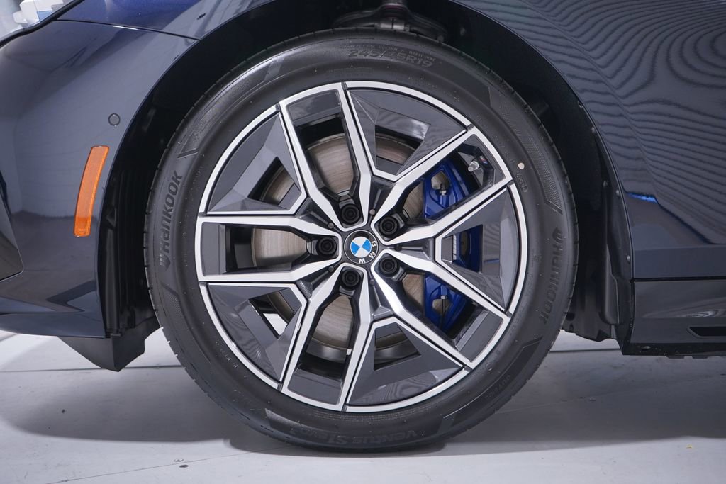 New 2026 BMW i5 eDrive40 w/ M Sport Package image 2