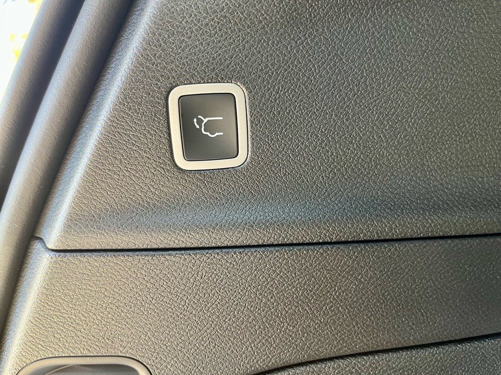 New 2026 Chrysler Pacifica Limited image 24