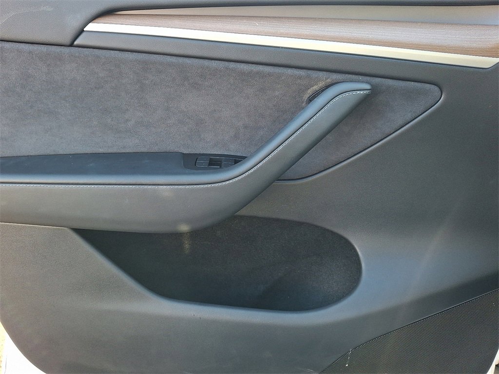 Used 2023 Tesla Model Y Long Range image 12